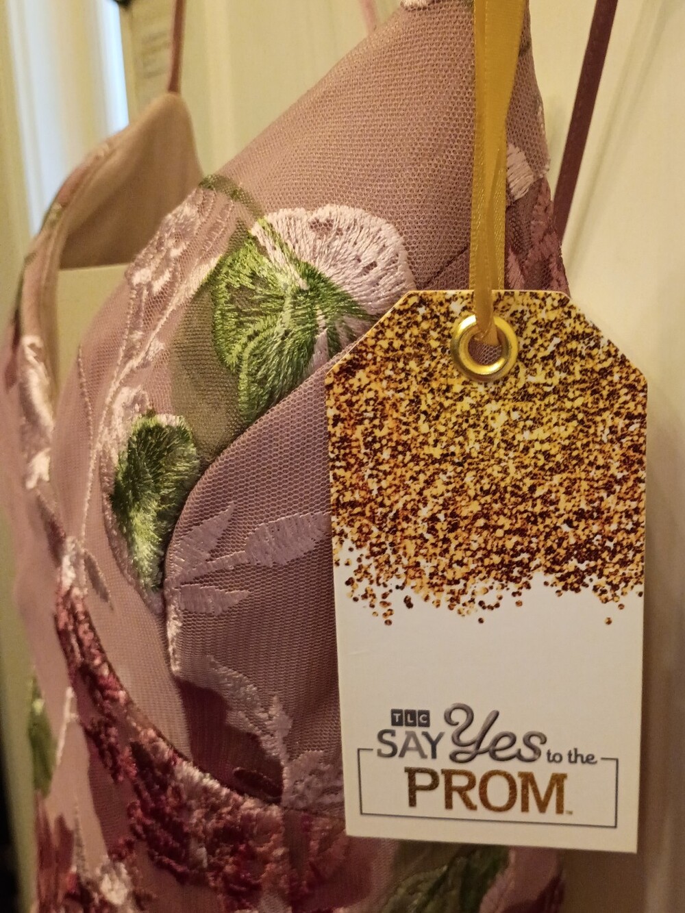 Dusty Rose Floral Maxi Dress with V-Neck and Spaghetti Straps - Picture 3 of 7